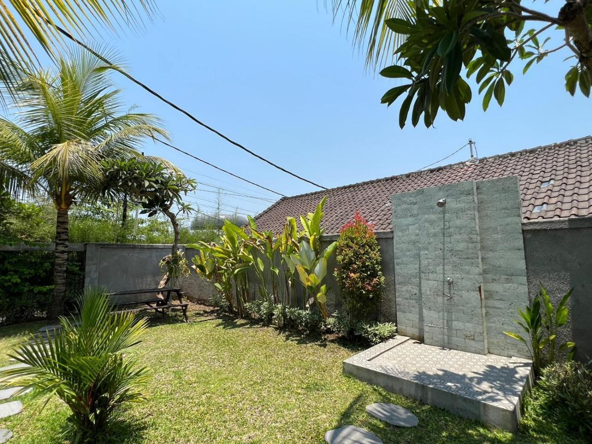 Cg Guesthouse Canggu Buitenkant foto