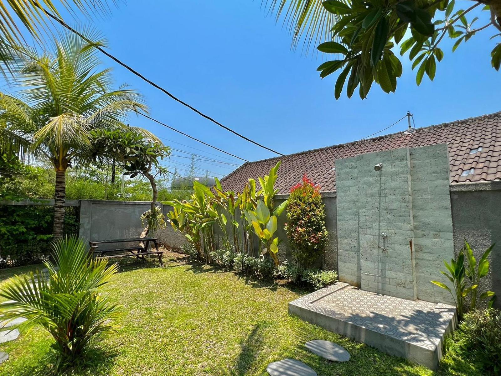 Cg Guesthouse Canggu Buitenkant foto